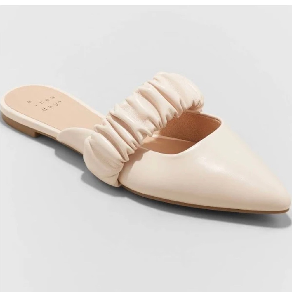 Flat mules size: 6.5🌻